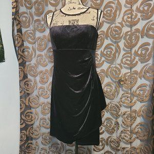 Scarlett Black Velvet Dress